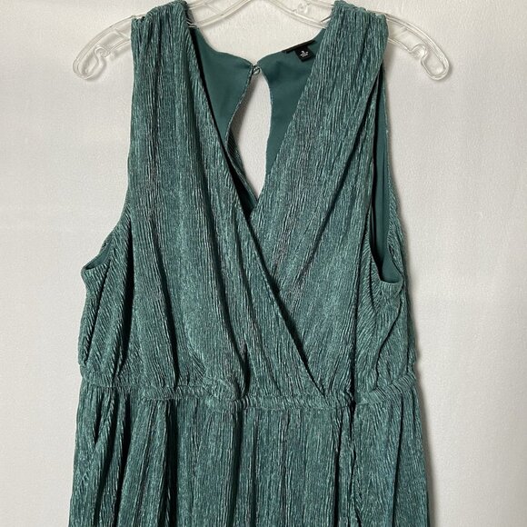 Torrid Crinkle Knit Surplice Tiered Midi Skater Dress Pine Green Plus Size 3X - Picture 13 of 16